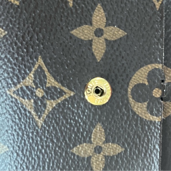 100 percent authentic LV envelope wallet - Picture 6 of 13